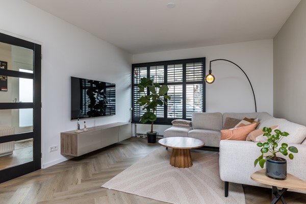 Foto - Te koop: Instapklare gemoderniseerde geschakelde 2 onder 1 kap woning in Simpelveld